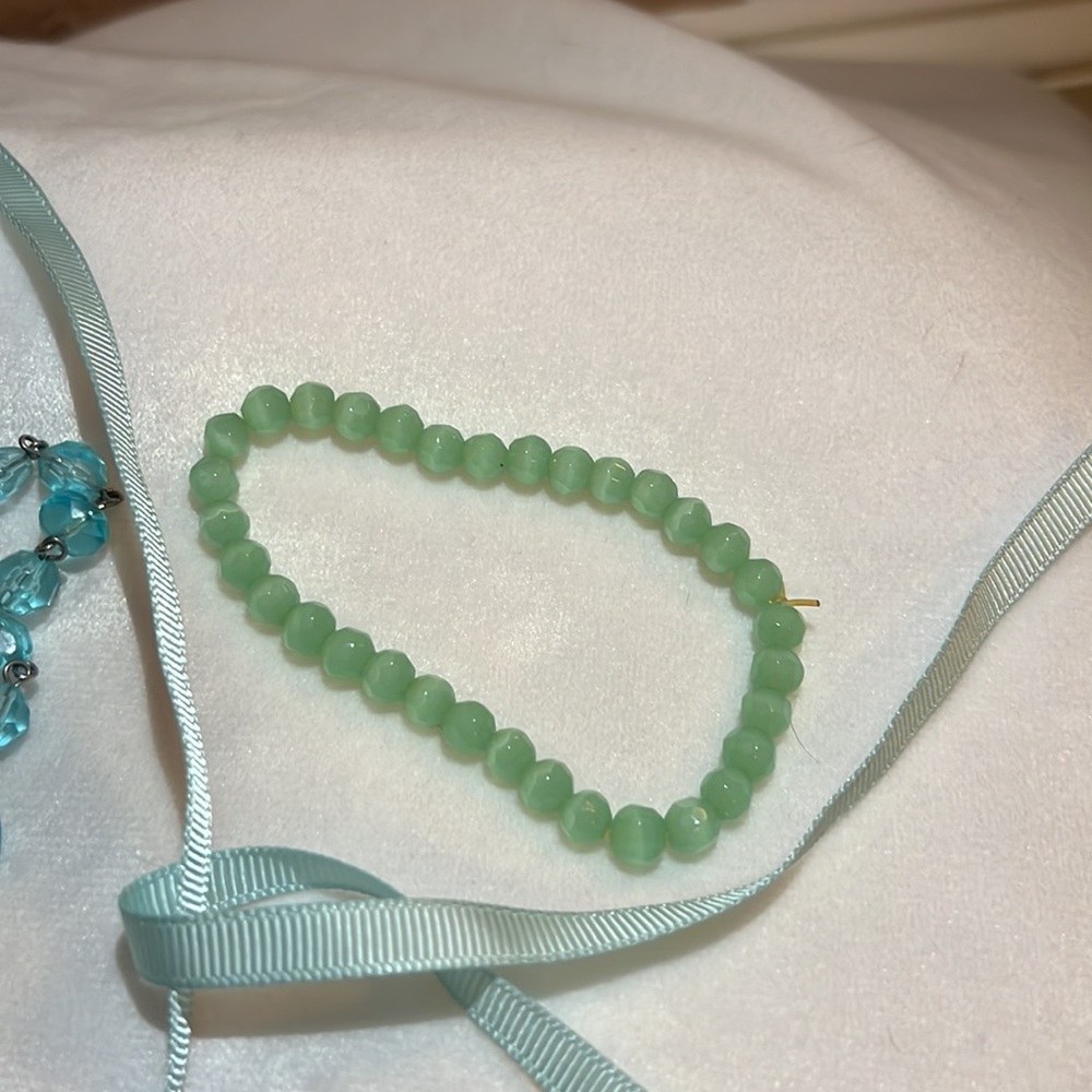 Turquoise Necklaces and Bracelet - Picture 3 of 6
